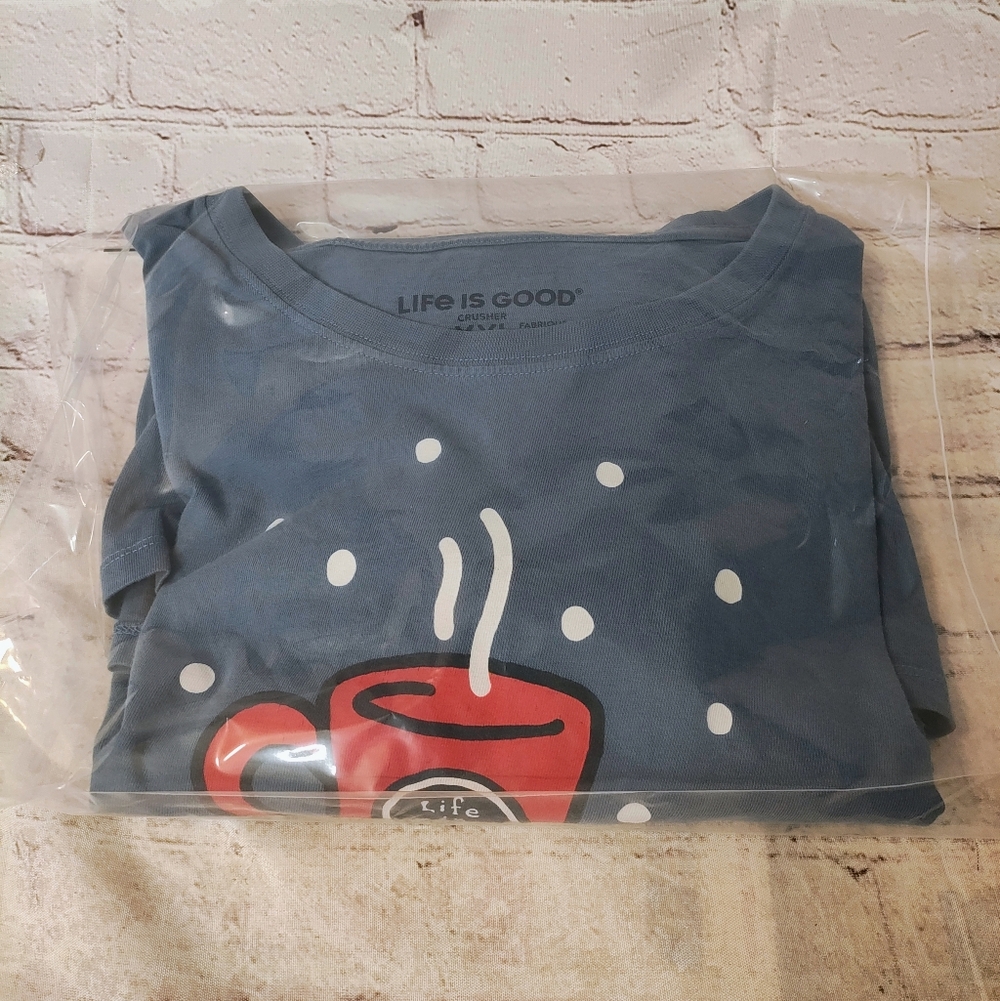 Life is Good XXL Women's Crusher T Shirt " Let it Snow" Hot Mug Graphic - Picture 12 of 13